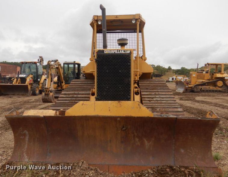 image for item DC8987 1997 Caterpillar D5M XL  Series II dozer