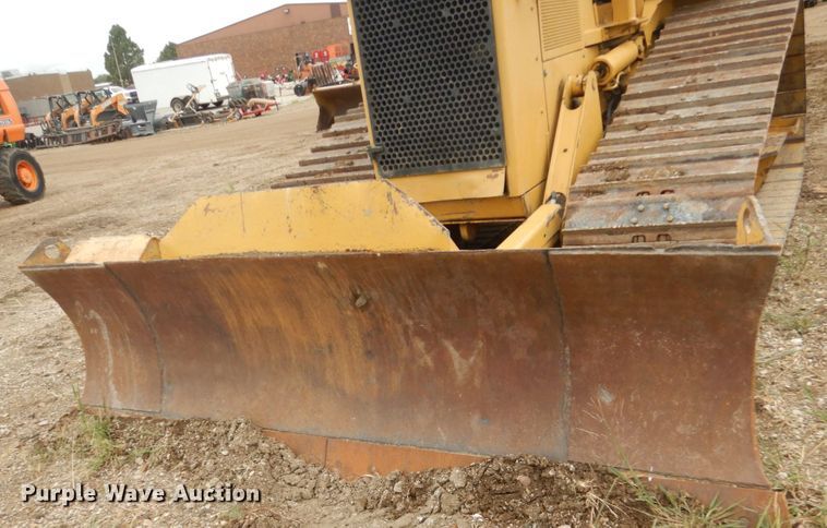 image for item DC8987 1997 Caterpillar D5M XL  Series II dozer