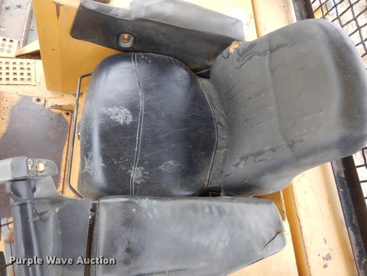 image for item DC8987 1997 Caterpillar D5M XL  Series II dozer