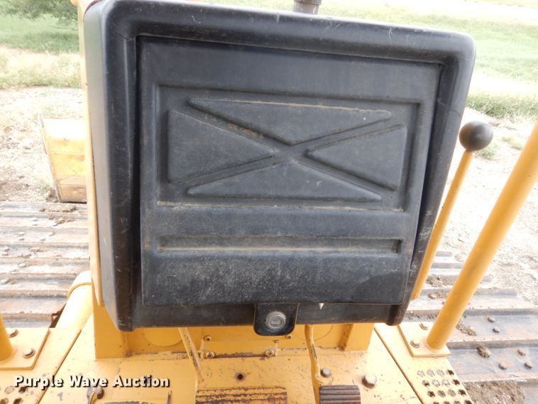 image for item DC8987 1997 Caterpillar D5M XL  Series II dozer