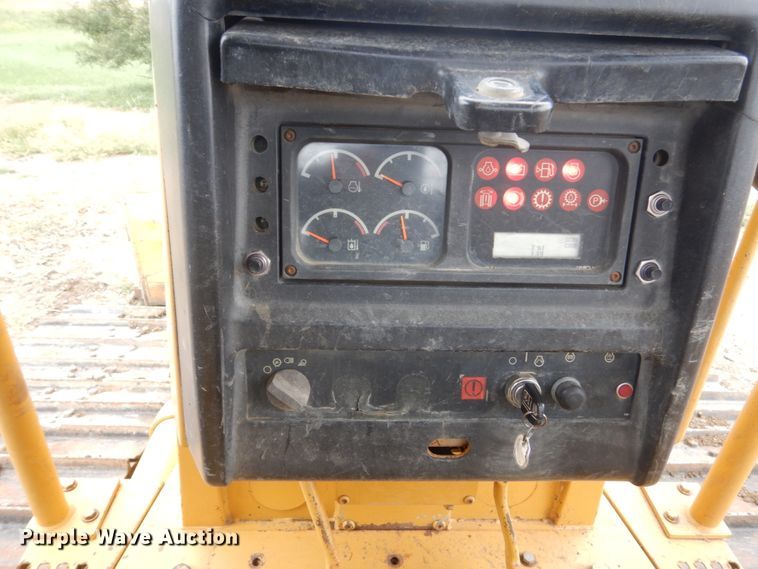 image for item DC8987 1997 Caterpillar D5M XL  Series II dozer