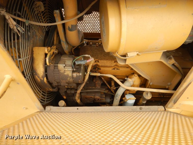 image for item DC8987 1997 Caterpillar D5M XL  Series II dozer