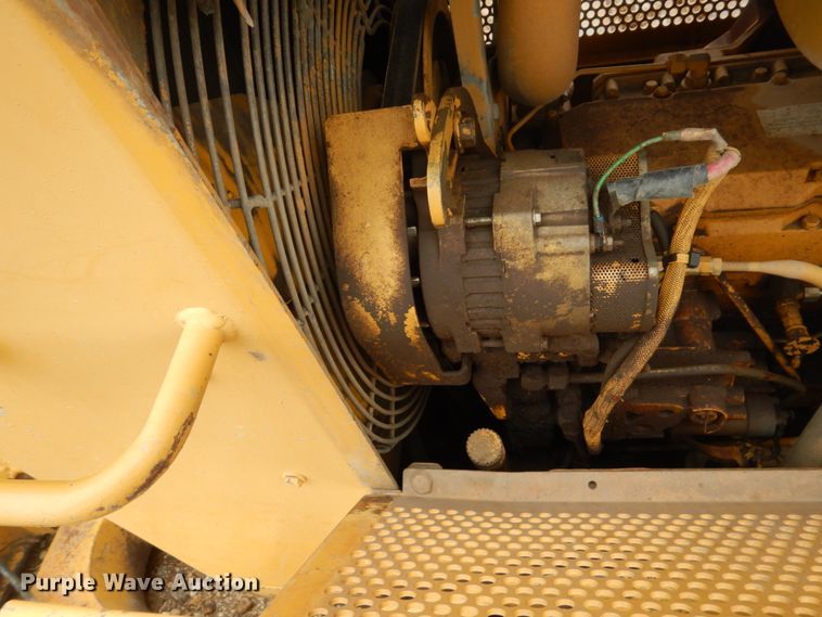 image for item DC8987 1997 Caterpillar D5M XL  Series II dozer