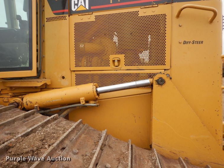image for item DC8988 2006 Caterpillar D6N LGP  dozer