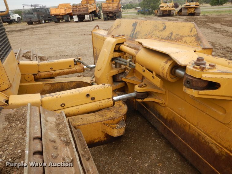 image for item DC8988 2006 Caterpillar D6N LGP  dozer