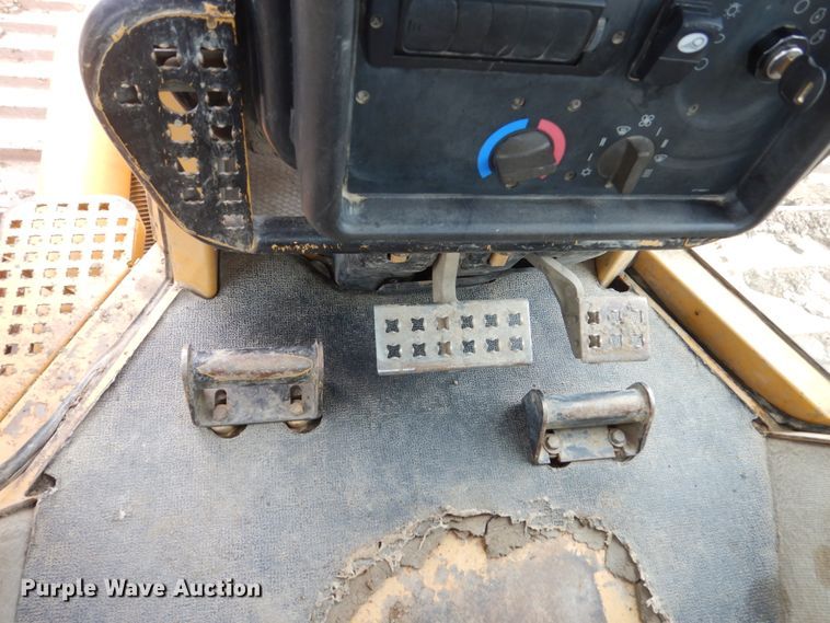 image for item DC8988 2006 Caterpillar D6N LGP  dozer