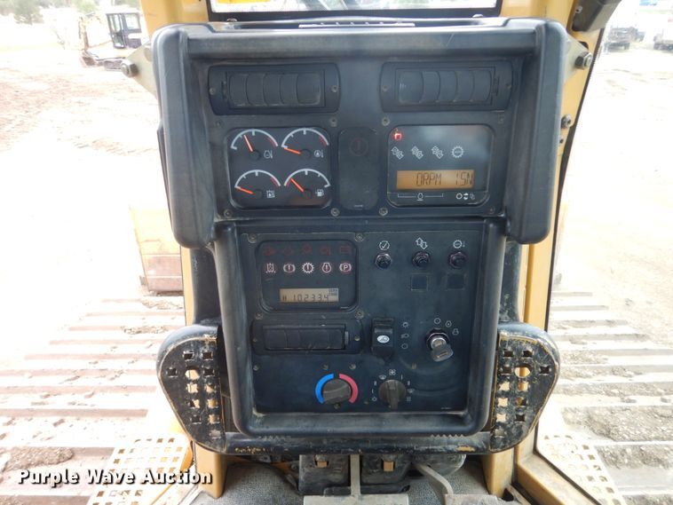 image for item DC8988 2006 Caterpillar D6N LGP  dozer