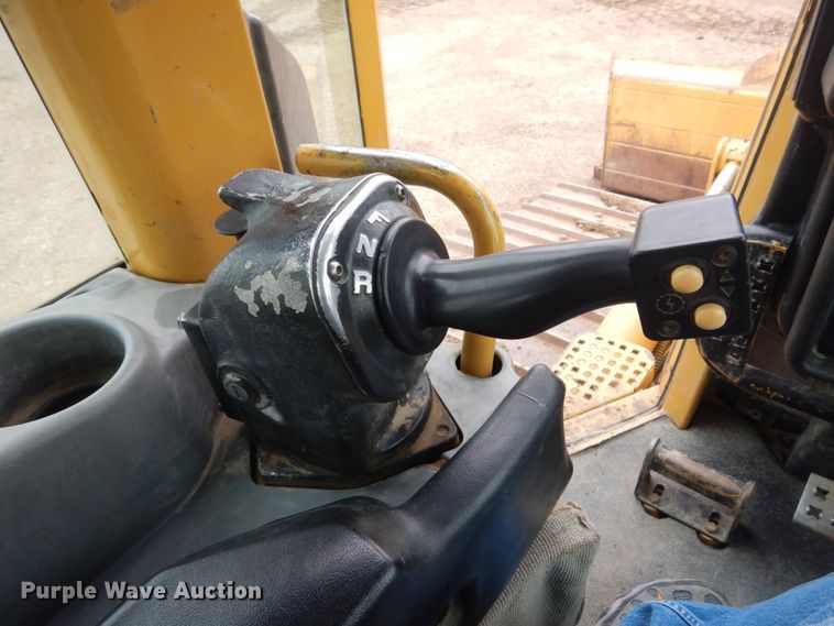 image for item DC8988 2006 Caterpillar D6N LGP  dozer