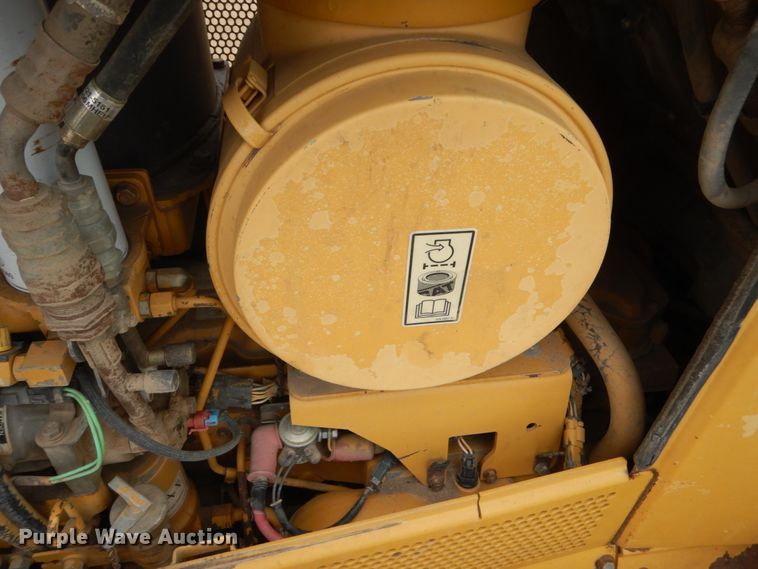 image for item DC8988 2006 Caterpillar D6N LGP  dozer