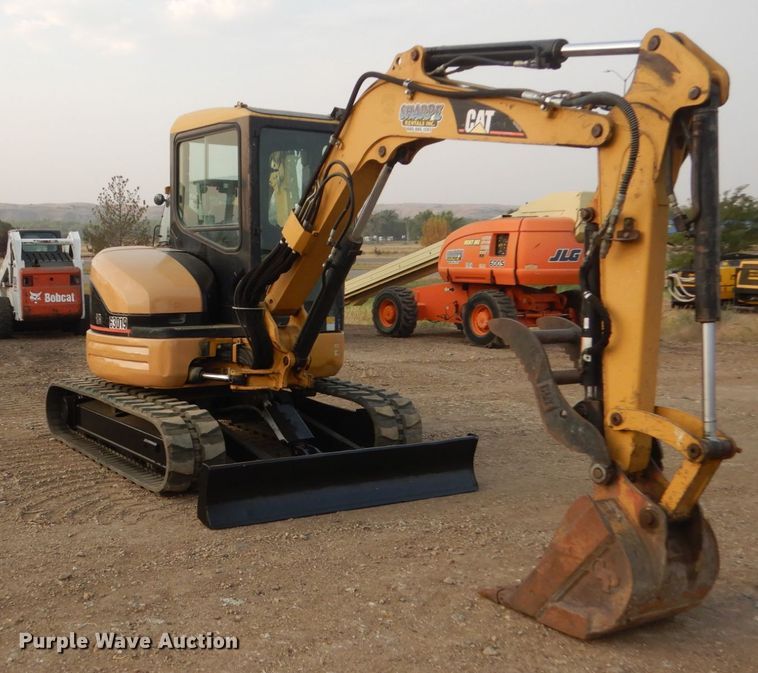 image for item DC8989 2006 Caterpillar 304 CR  mini excavator