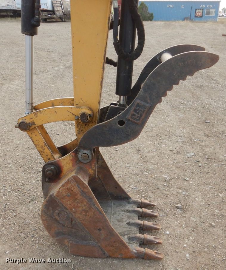 image for item DC8989 2006 Caterpillar 304 CR  mini excavator