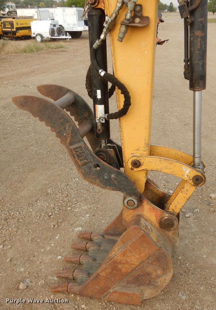 image for item DC8989 2006 Caterpillar 304 CR  mini excavator