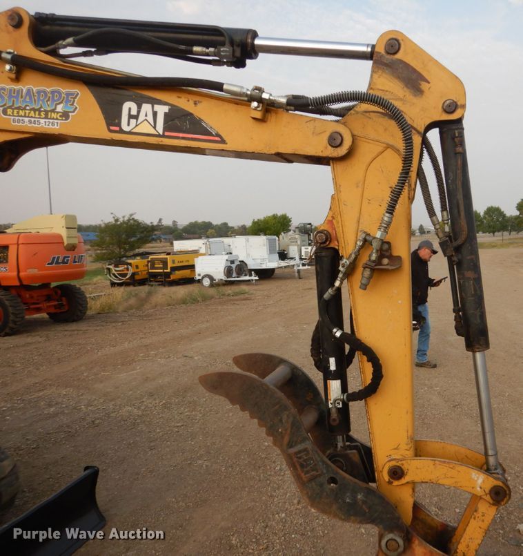 image for item DC8989 2006 Caterpillar 304 CR  mini excavator