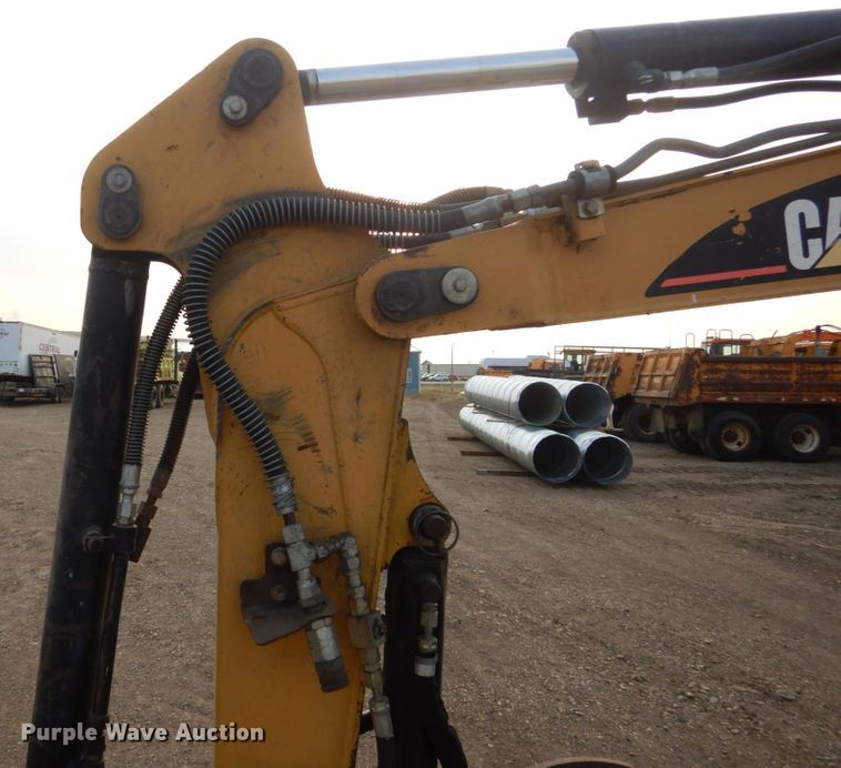 image for item DC8989 2006 Caterpillar 304 CR  mini excavator