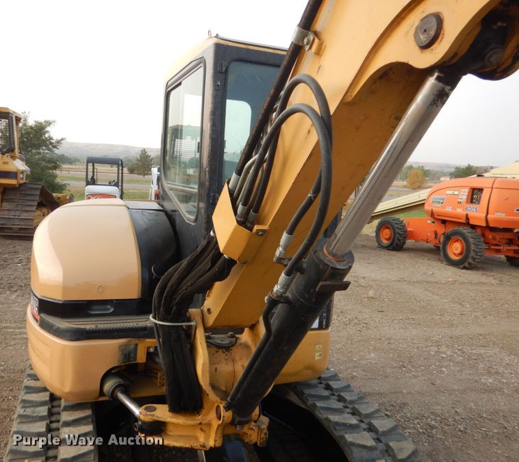 image for item DC8989 2006 Caterpillar 304 CR  mini excavator