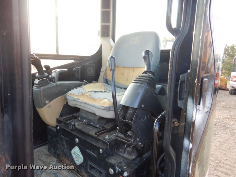 image for item DC8989 2006 Caterpillar 304 CR  mini excavator