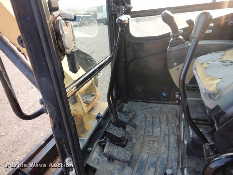 image for item DC8989 2006 Caterpillar 304 CR  mini excavator