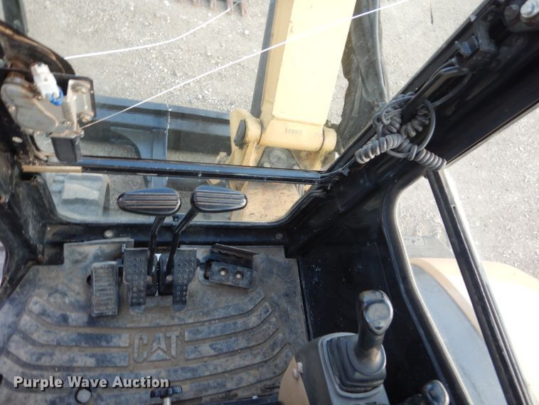 image for item DC8989 2006 Caterpillar 304 CR  mini excavator