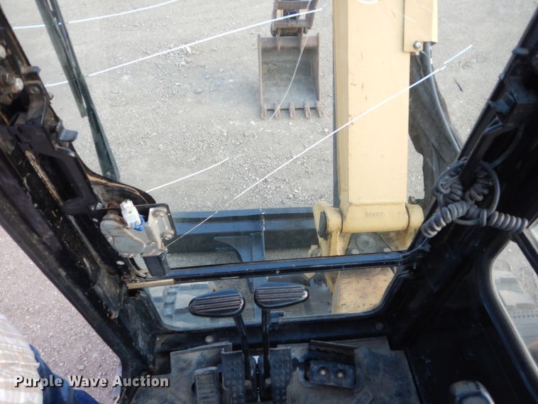 image for item DC8989 2006 Caterpillar 304 CR  mini excavator