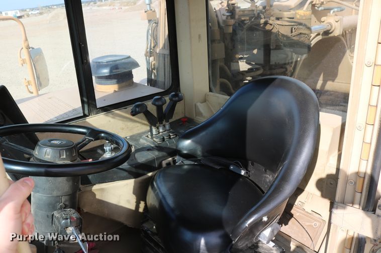 image for item DD5413 1997 Caterpillar 623F  elevating scraper