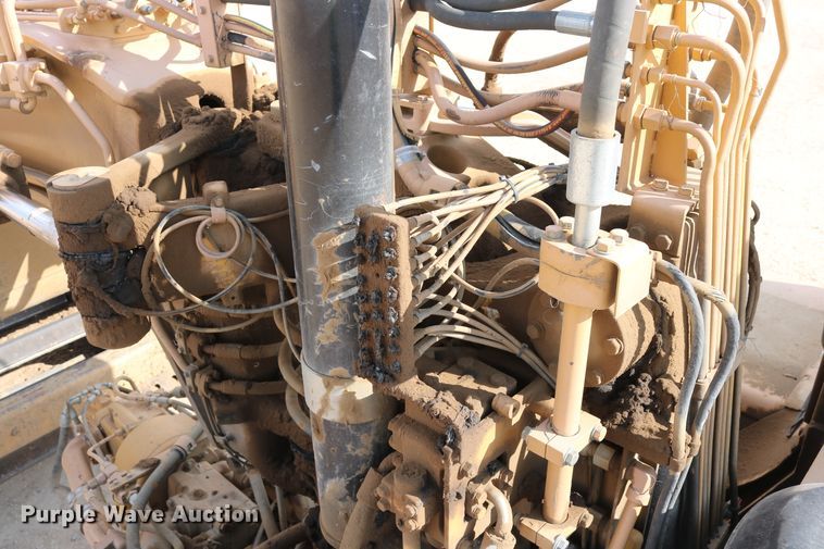 image for item DD5413 1997 Caterpillar 623F  elevating scraper