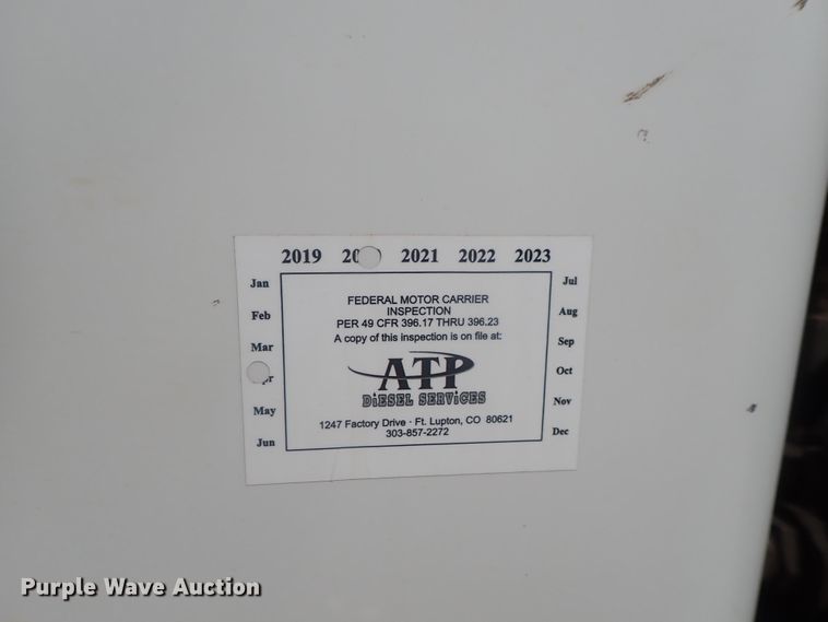 image for item DE0745 2000 Kenworth T800  vacuum truck