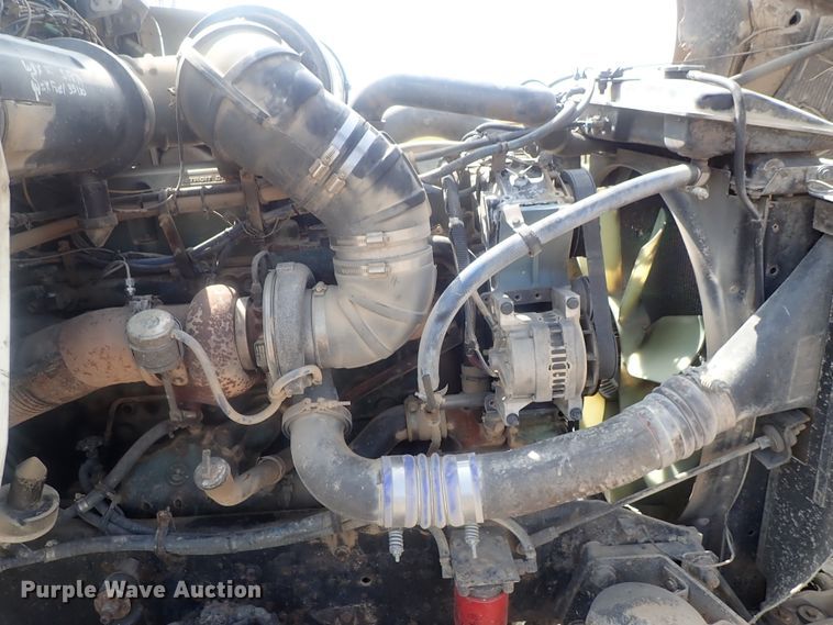 image for item DE0745 2000 Kenworth T800  vacuum truck