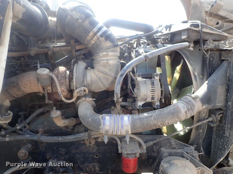 image for item DE0745 2000 Kenworth T800  vacuum truck