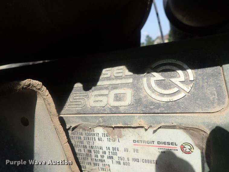 image for item DE0745 2000 Kenworth T800  vacuum truck