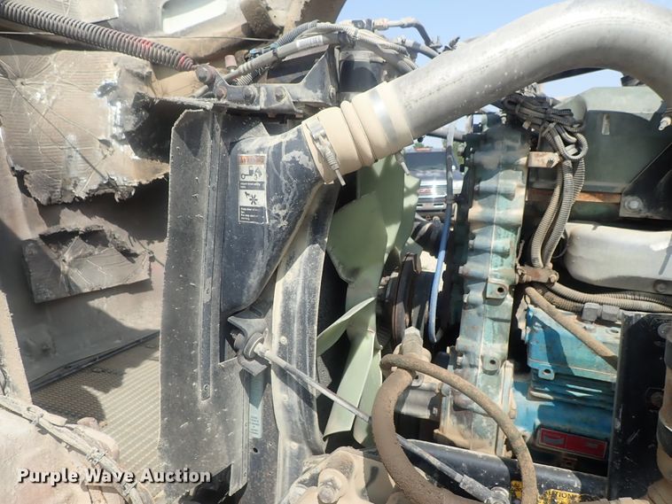 image for item DE0745 2000 Kenworth T800  vacuum truck