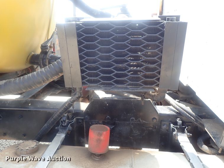 image for item DE0745 2000 Kenworth T800  vacuum truck