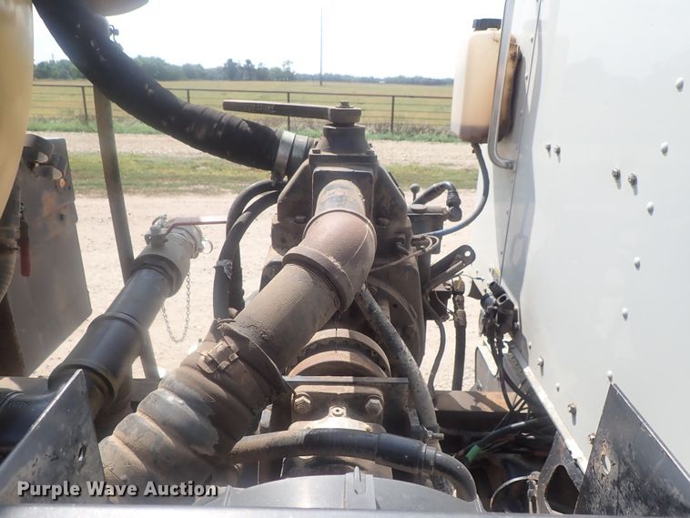 image for item DE0745 2000 Kenworth T800  vacuum truck