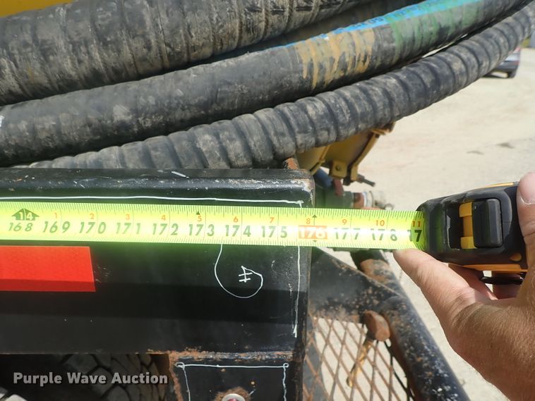 image for item DE0745 2000 Kenworth T800  vacuum truck