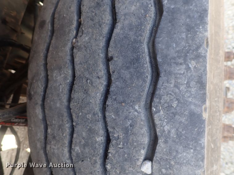 image for item DE0745 2000 Kenworth T800  vacuum truck