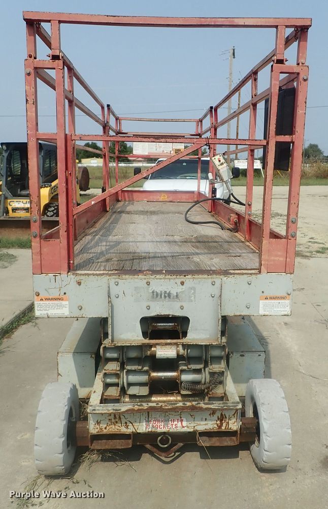 image for item DE0773 Mec 2548HT  scissor lift