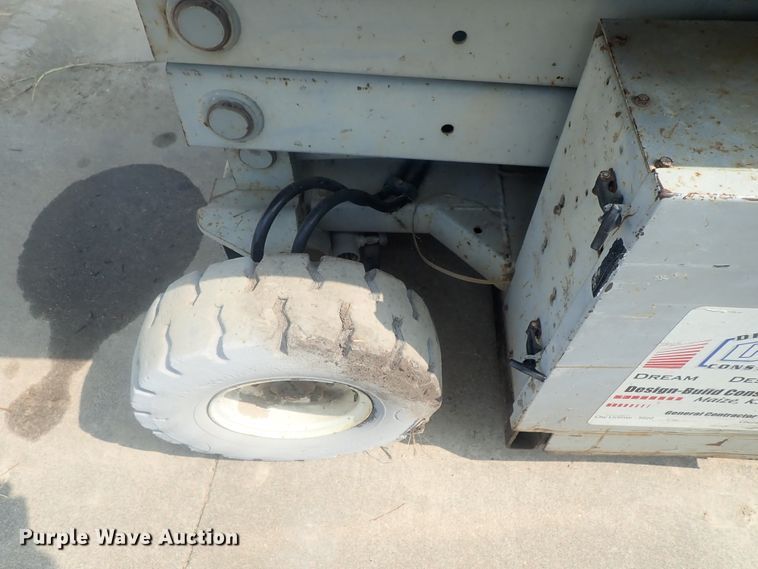 image for item DE0773 Mec 2548HT  scissor lift