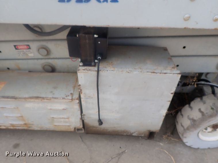 image for item DE0773 Mec 2548HT  scissor lift