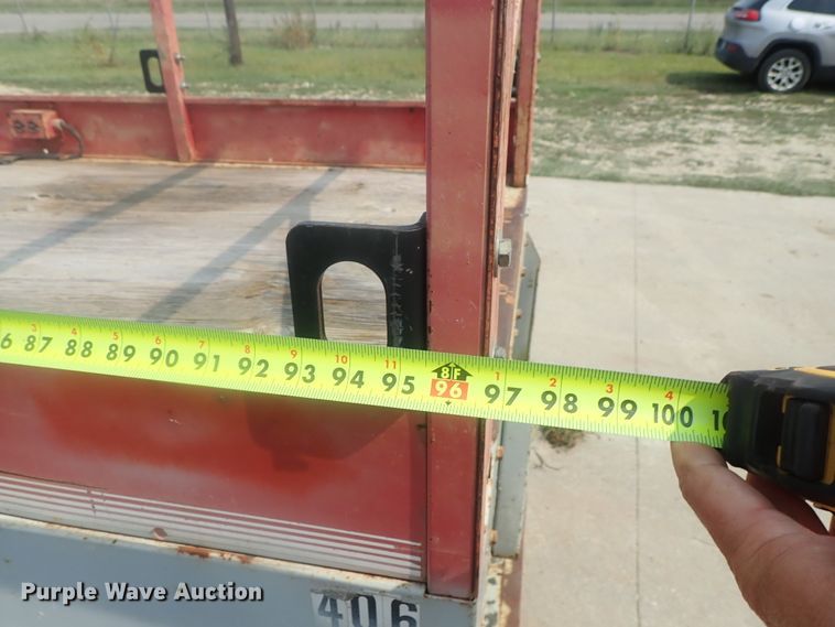 image for item DE0773 Mec 2548HT  scissor lift