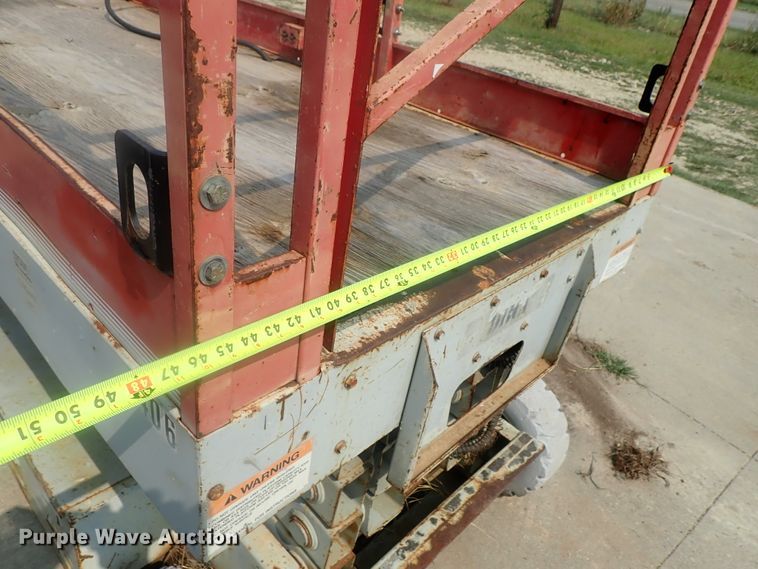 image for item DE0773 Mec 2548HT  scissor lift