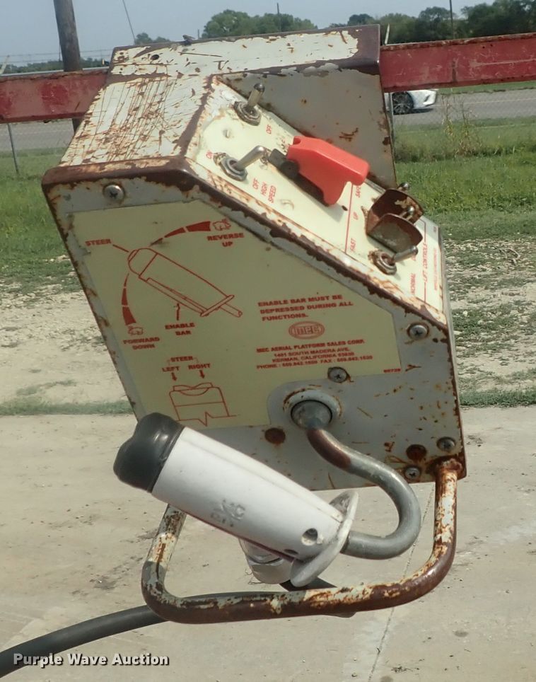 image for item DE0773 Mec 2548HT  scissor lift