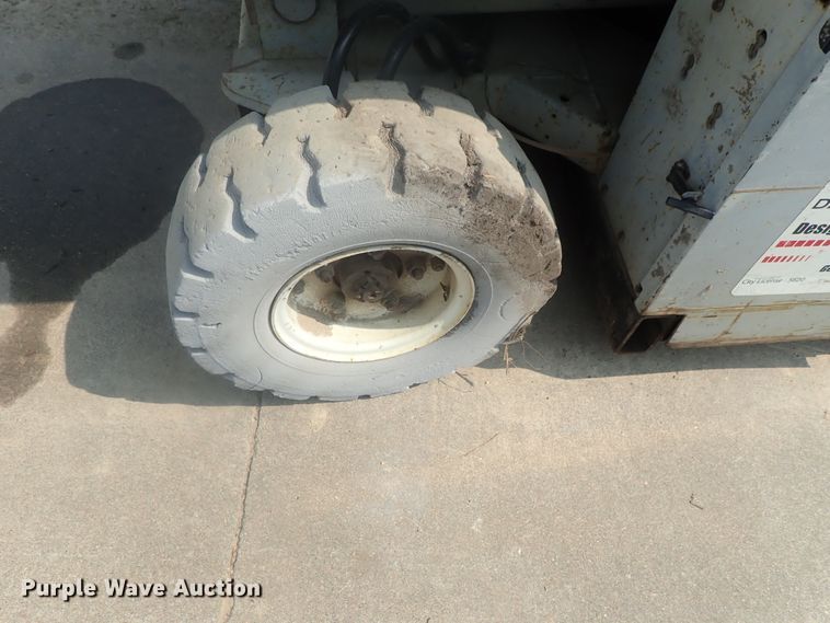 image for item DE0773 Mec 2548HT  scissor lift