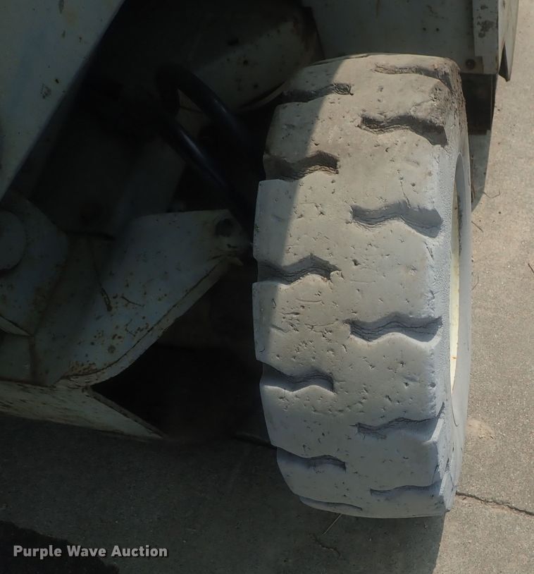 image for item DE0773 Mec 2548HT  scissor lift