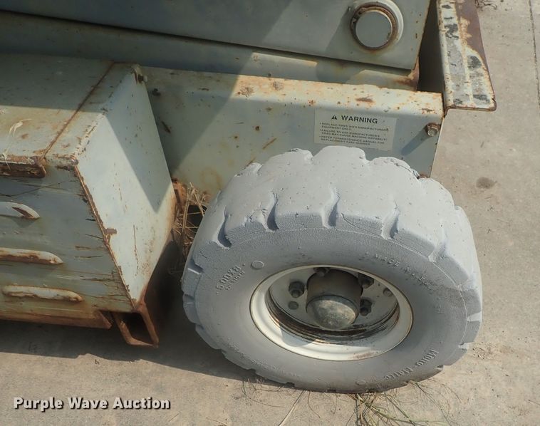 image for item DE0773 Mec 2548HT  scissor lift