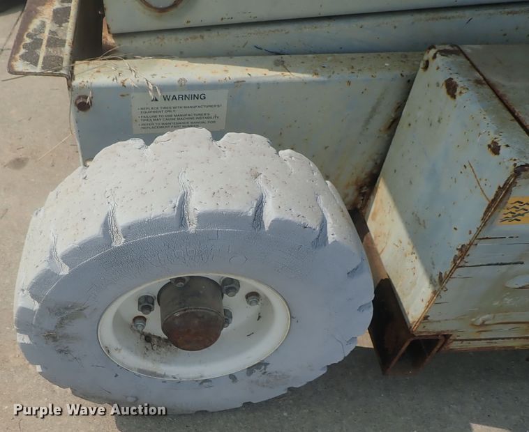 image for item DE0773 Mec 2548HT  scissor lift