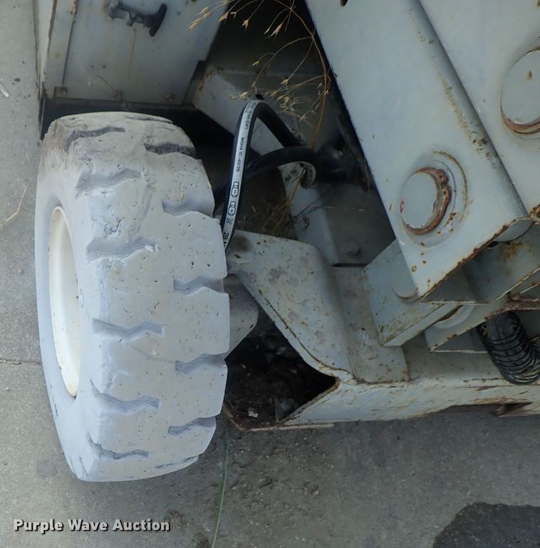 image for item DE0773 Mec 2548HT  scissor lift