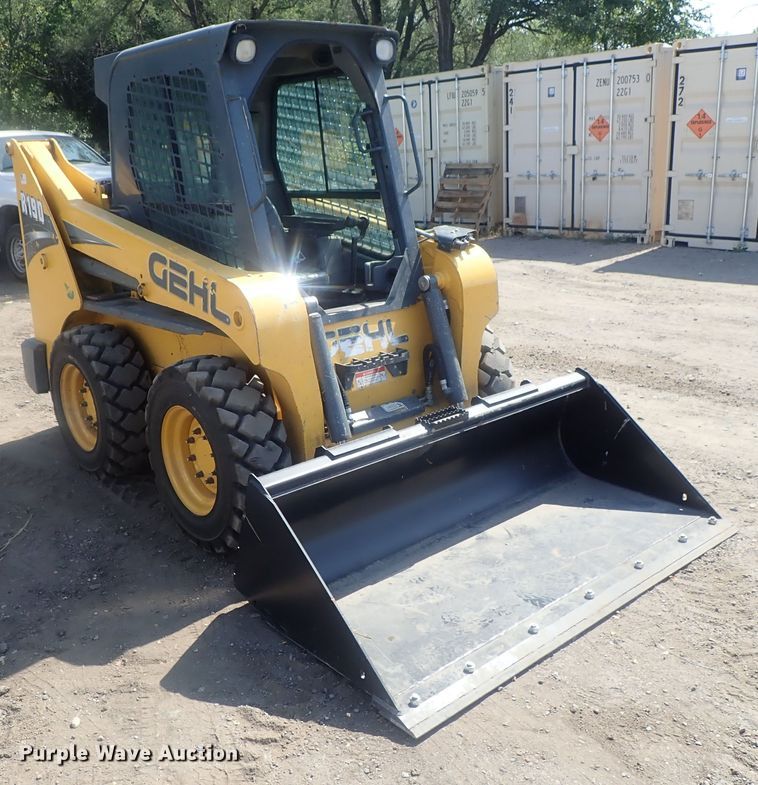image for item DE0820 2019 Gehl R190  skid steer loader