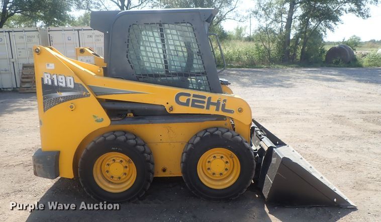 image for item DE0820 2019 Gehl R190  skid steer loader