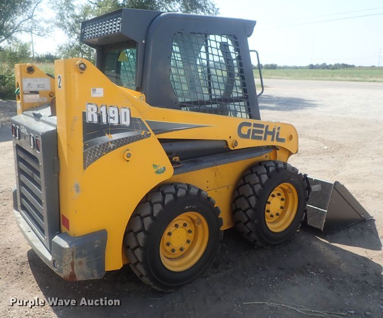image for item DE0820 2019 Gehl R190  skid steer loader