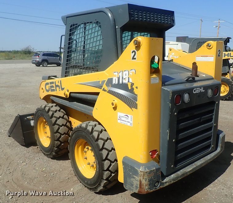 image for item DE0820 2019 Gehl R190  skid steer loader