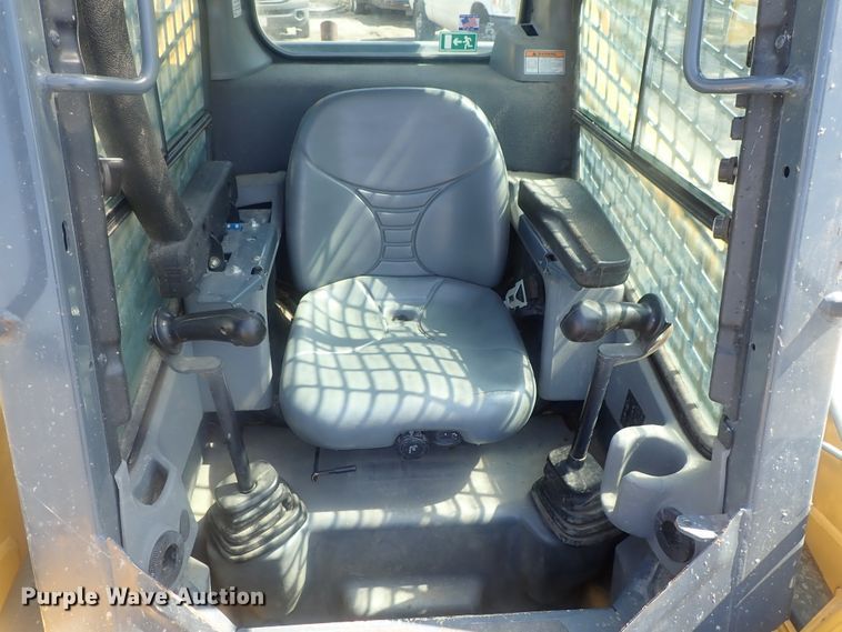 image for item DE0820 2019 Gehl R190  skid steer loader